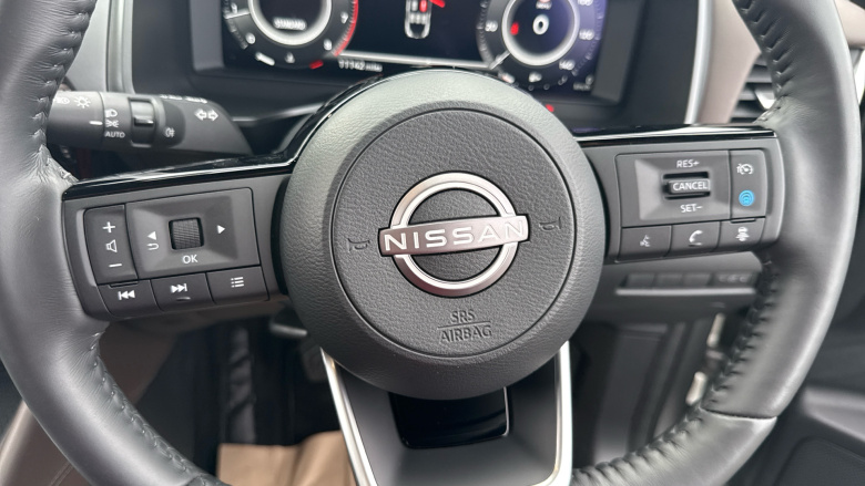 Nissan Qashqai 1.3 DiG-T MH Tekna [Bose] 5dr Petrol Hatchback